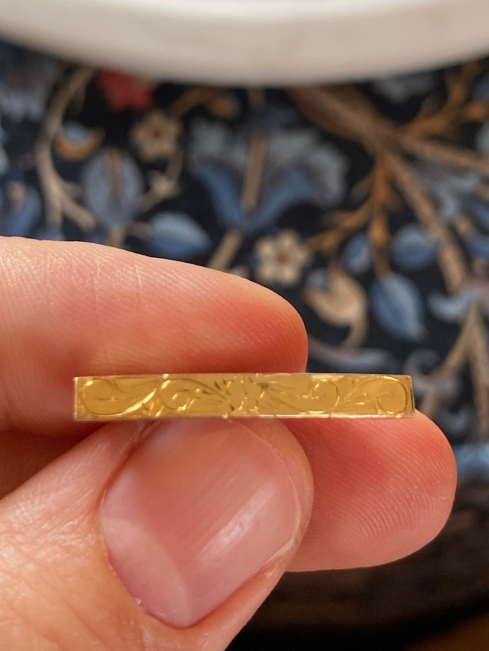 Antique Victorian 10K Gold Engraved Floral Lingerie/Lace Pin Signed Maker’s Mark - Picture 6 of 11
